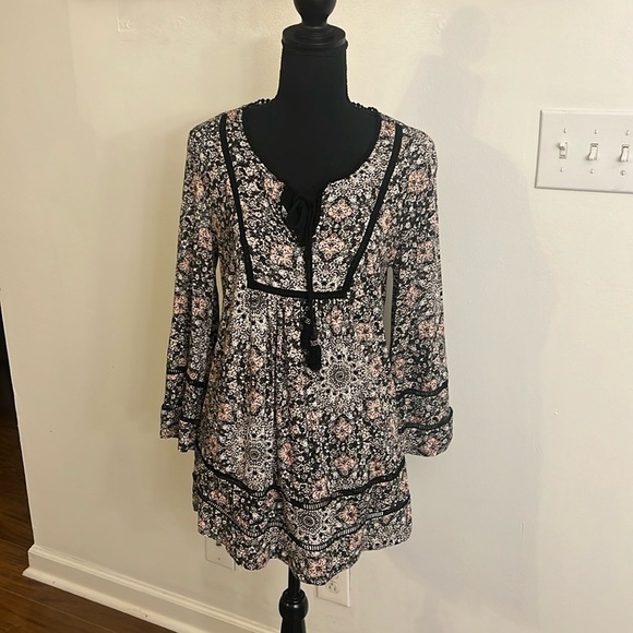 Daniel Rainn Tops - Daniel Rainn Boho Lagenlook V-Neck BabyDoll Blouse, Sz. Small.